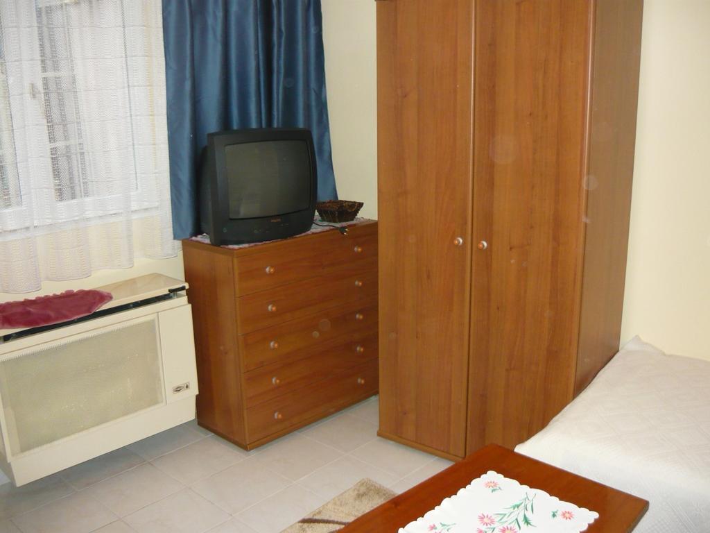 Galagonyas Apartman Eger Phòng bức ảnh